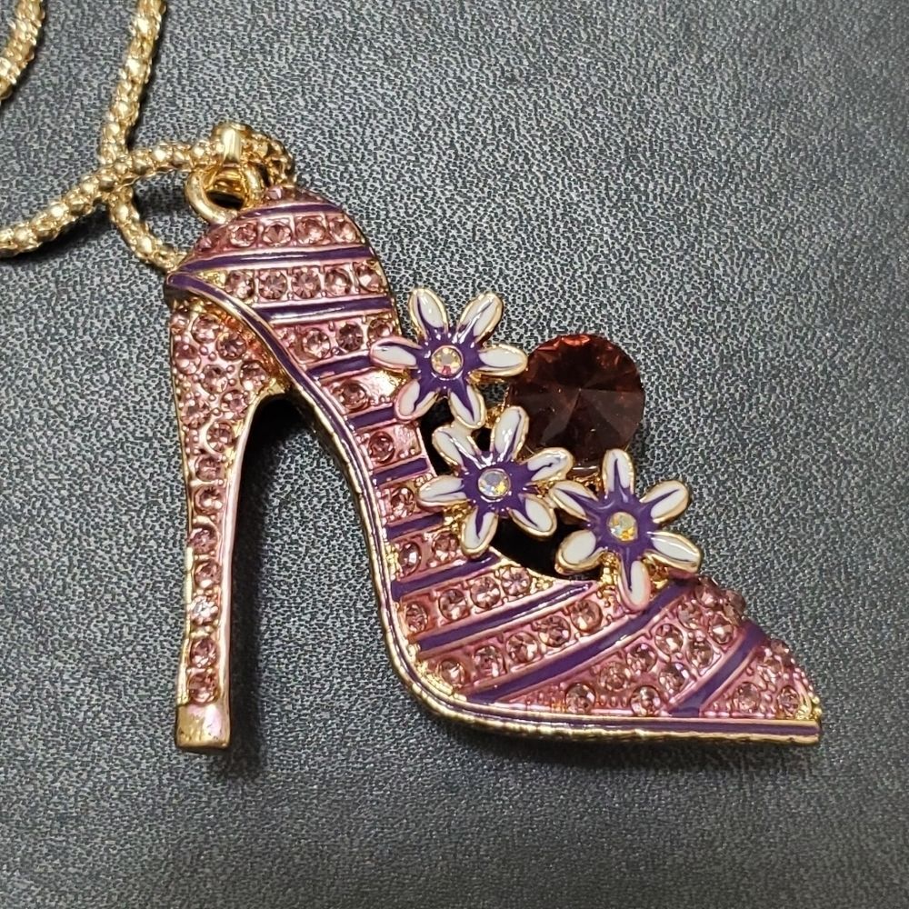 Gold tone purple rhinestone shoe necklace 24-26"